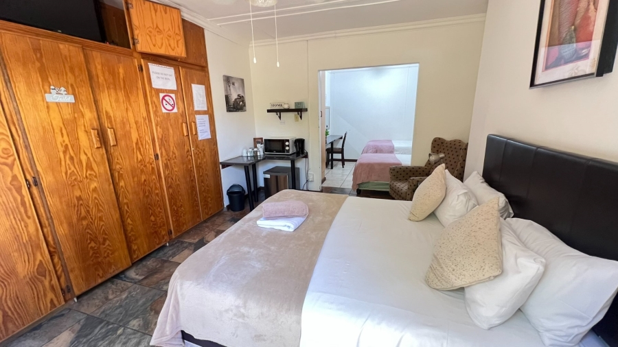 8 Bedroom Property for Sale in Pellissier Free State